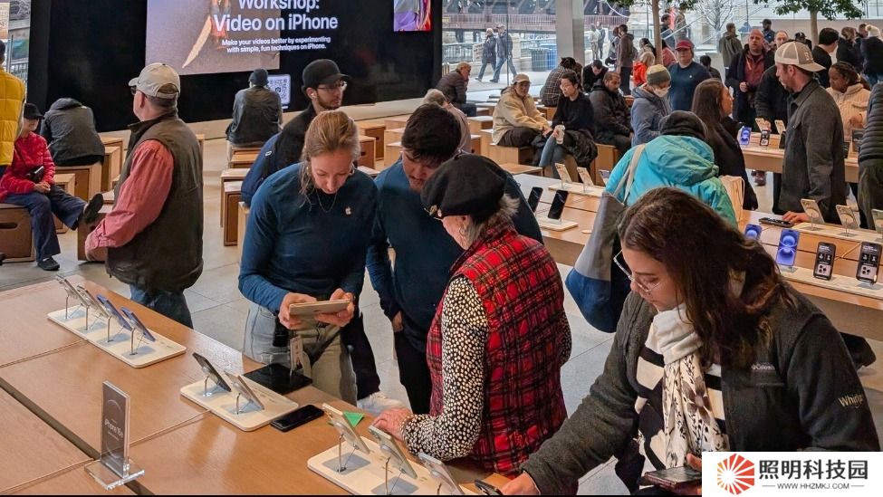 關(guān)稅陰影下美國人恐慌性搶購 iPhone，蘋果周末銷售額遠(yuǎn)高于往年同期